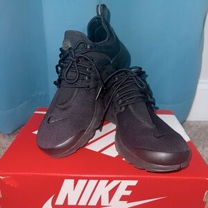 Nike Black Athletic Shoes